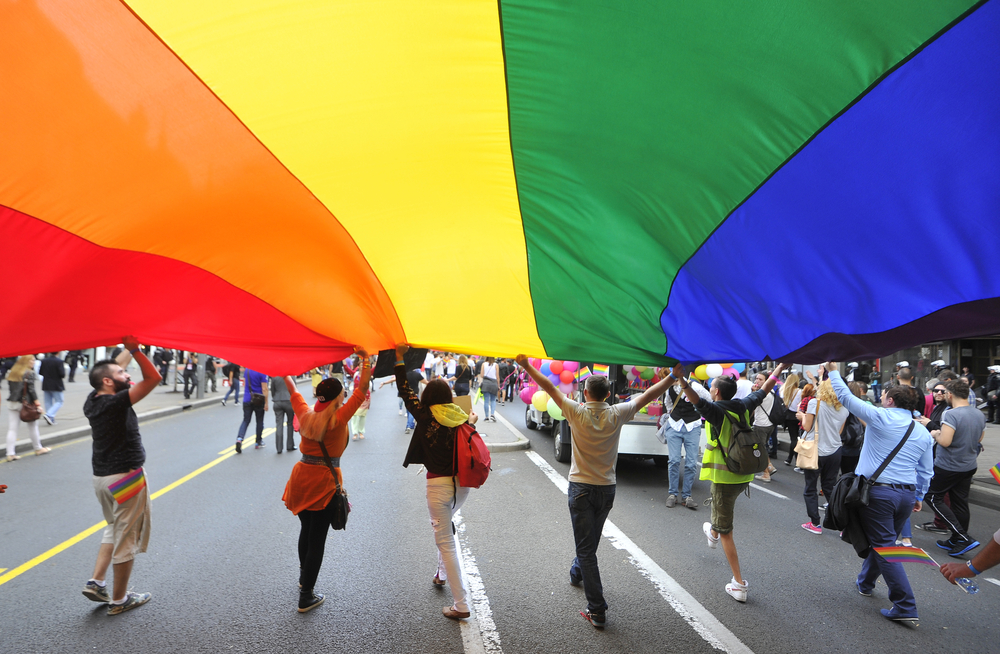 PARADAS LGBT+ AO REDOR DO MUNDO: CONFIRA AS DATAS E PROGRAME-SE