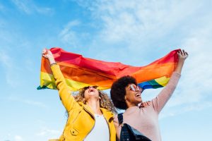 TURISMO LGBT+: TIRE TODAS AS DÚVIDAS COM ESTA ENTREVISTA EXCLUSIVA